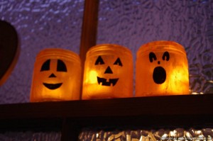 Child-safe pumpkin lantern from a jar